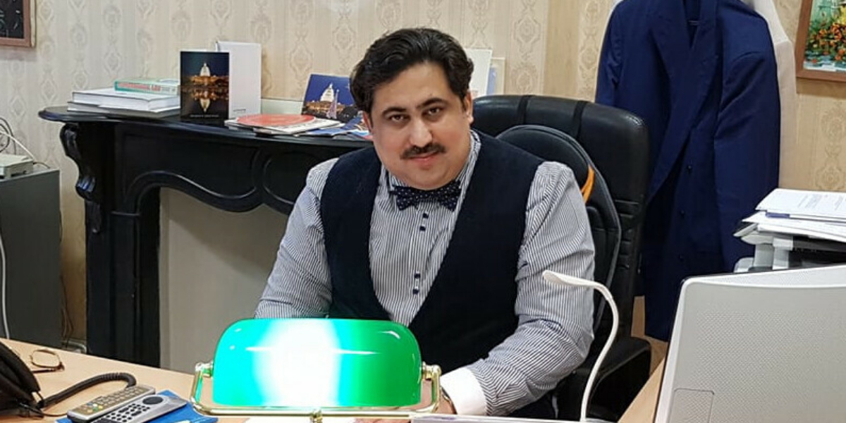 اعزاز خان
