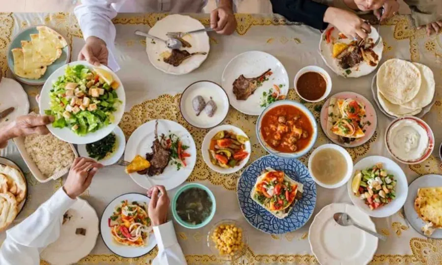 رمضان کے بعد کھانے پینے میں احتیاط کیوں ضروری ہے؟