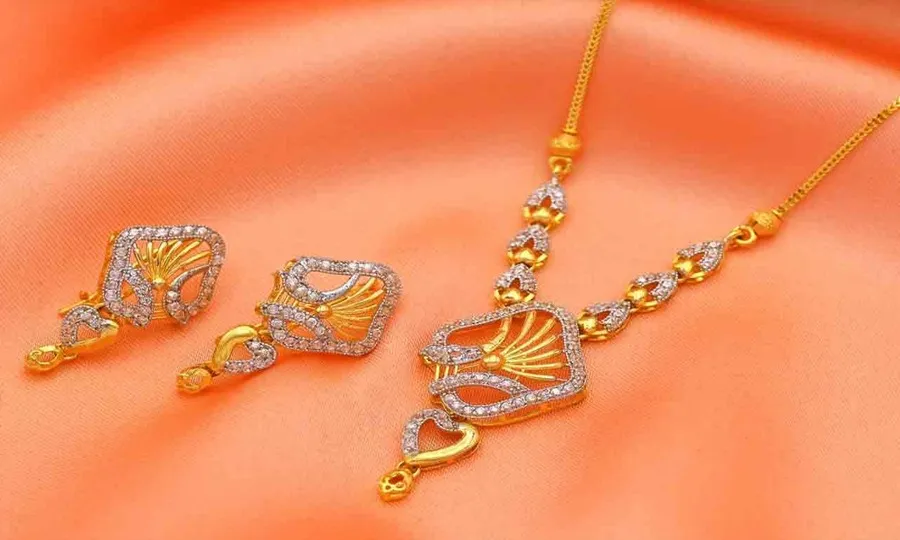 سونے کے بھاؤ آج کیا رہے، قیمت میں ہوا کتنا اضافہ؟