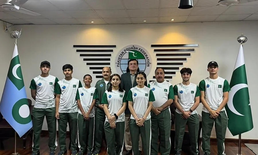 قومی جونیئر اسکواش ٹیم میڈلز کے خواب لیے چین پہنچ گئی