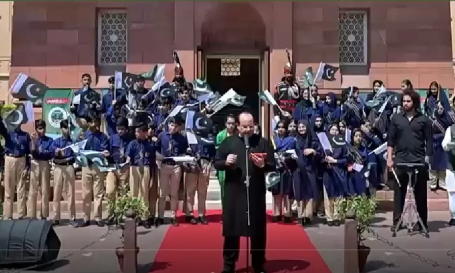 معرکۂ حق کی مناسبت سے مزارِ اقبال پر پروقار تقریب، مفکرِ پاکستان کو شاندار خراجِ عقیدت پیش