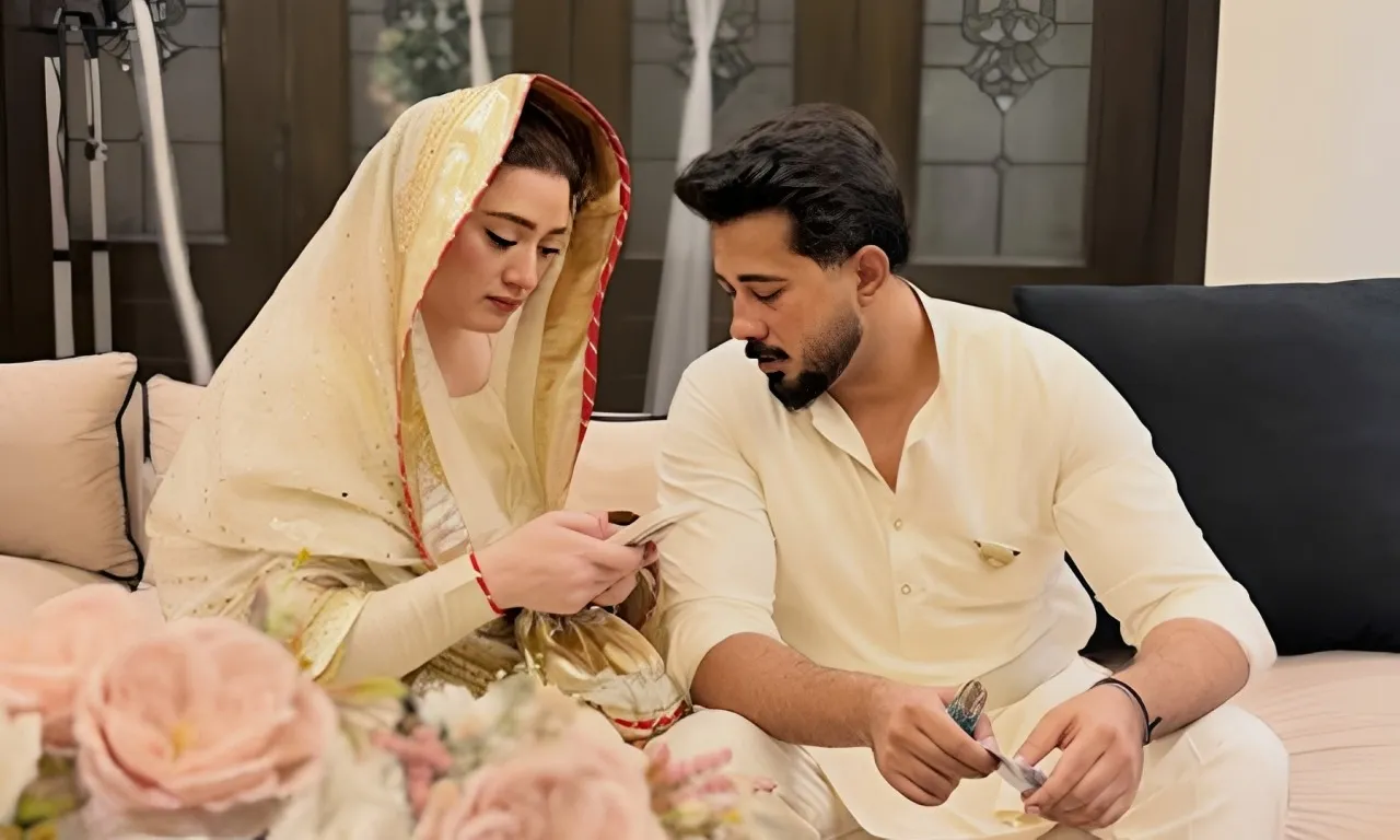 مومنہ اقبال کی شادی کے بعد شوہر کے ساتھ پہلی تصاویر وائرل