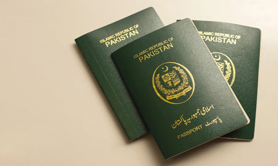اب پاسپورٹ کی تجدید گھر بیٹھے کروائیں، حکومت نے نئی موبائل ایپ کی تیاری شروع کردی