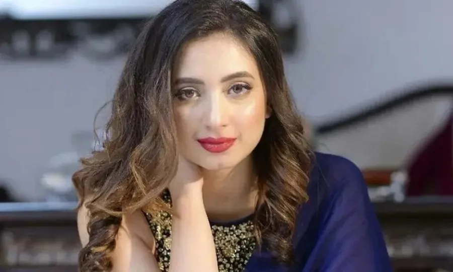 اداکارہ کومل عزیز نے نوجوان لڑکیوں کو اہم مشورہ دے دیا
