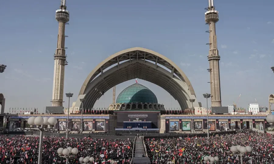 شہید آیت اللہ خامنہ ای اور اہل خانہ کی میتیں عوامی دیدار کے لیے رکھ دی گئیں