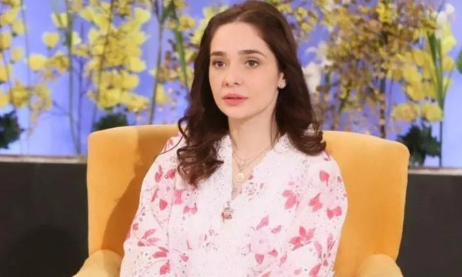 نتھیا گلی میں گندگی دیکھ کر جگن کاظم آگ بگولہ ہو گئیں