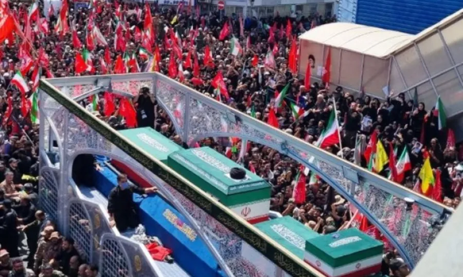 شہید آیت اللہ علی خامنہ ای کے جسدِ خاکی کو نجف منتقل کردیا گیا