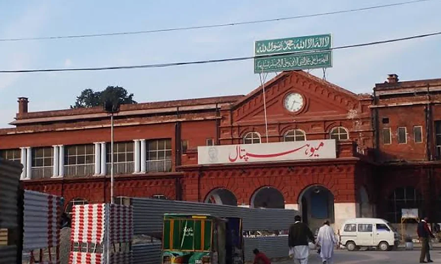 میو اسپتال میں کروڑوں روپے کے اسٹنٹس اور بیلونز کہاں گئے؟ آڈٹ رپورٹ نے تہلکہ مچا دیا