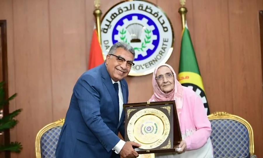 نہ عمر آڑے آئی نہ مشکلات، 83 سال کی عمر میں خاتون نے پی ایچ ڈی کر کے تاریخ رقم کر دی