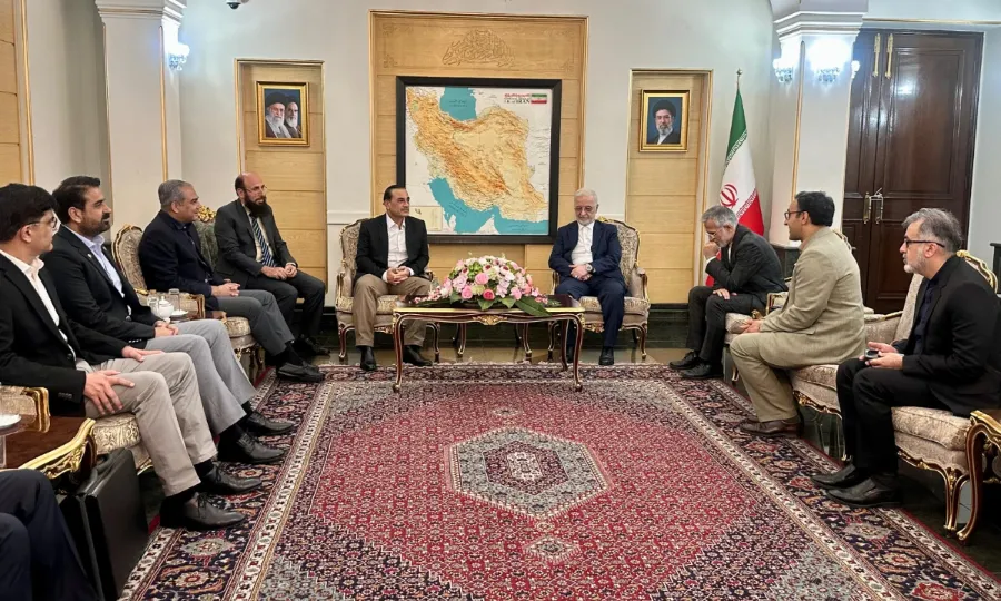 فیلڈ مارشل عاصم منیر ایران پہنچ گئے، وزیر داخلہ سکندر مومنی سے اہم ملاقات