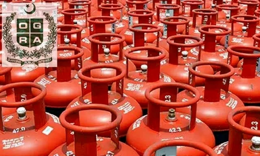ایل پی جی مہنگی، گھریلو سلنڈر کی قیمت میں 51 روپے کا اضافہ