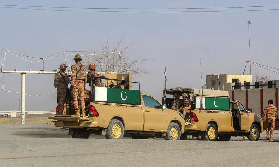 خیبرپختونخوا میں سیکیورٹی فورسز کی کارروائیاں؛ فتنۃ الخوارج کے 21 دہشت گرد ہلاک