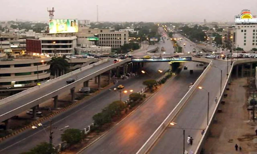 کراچی، شاہراہ فیصل، ریڈ زون اور اہم سڑکوں کو ایک ہفتے میں چمکانے کا بڑا پلان تیار