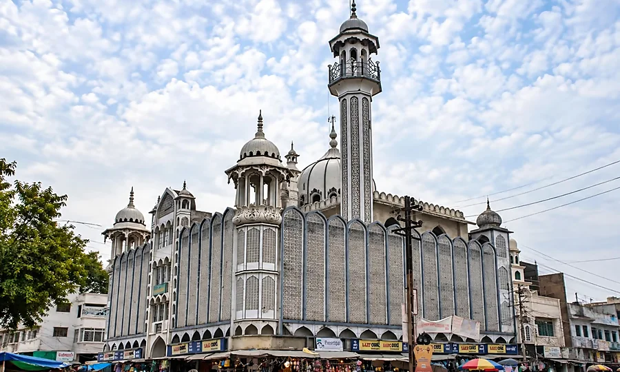 بھارت، 636 سالہ تاریخی شاہی مسجد بی جے پی مسلم کُش پالیسی کی نذر، رات گئے شہید کرنے کی کوشش