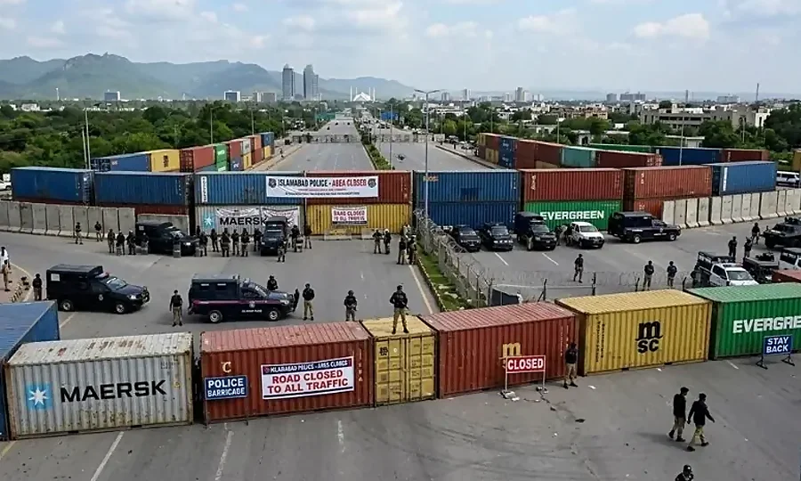 لانگ مارچ روکنے کا منصوبہ، سرکاری خزانے پر اربوں کا بوجھ پڑنے کا خدشہ