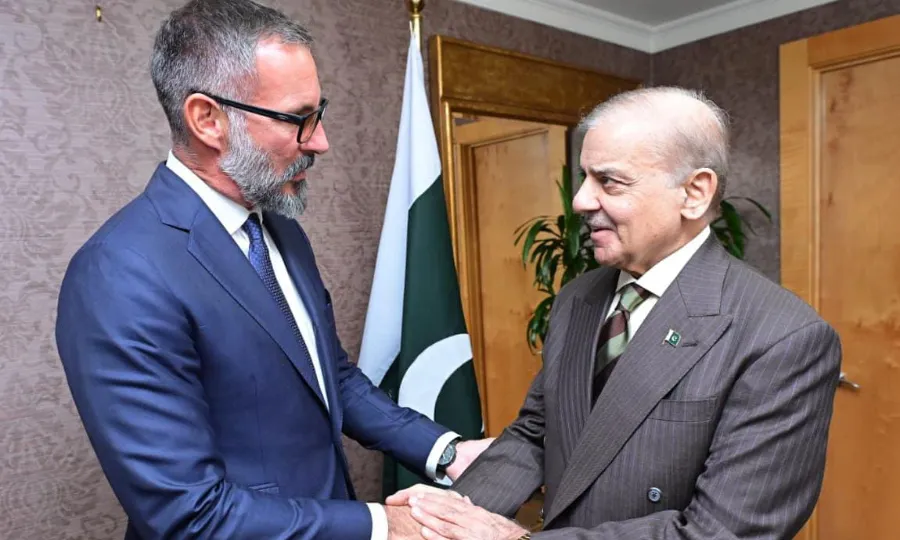 وزیراعظم کی پرنس رحیم آغا خان سے ملاقات، تعاون جاری رکھنے کے عزم کا اعادہ