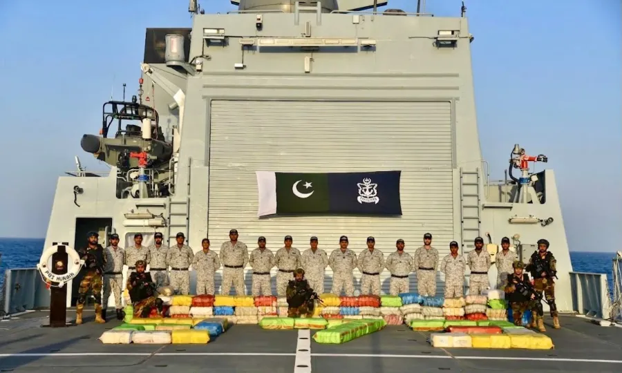 پاک بحریہ کا انسداد منشیات کا بڑا آپریشن، 750 ملین ڈالرز کی منشیات ضبط کر لیں