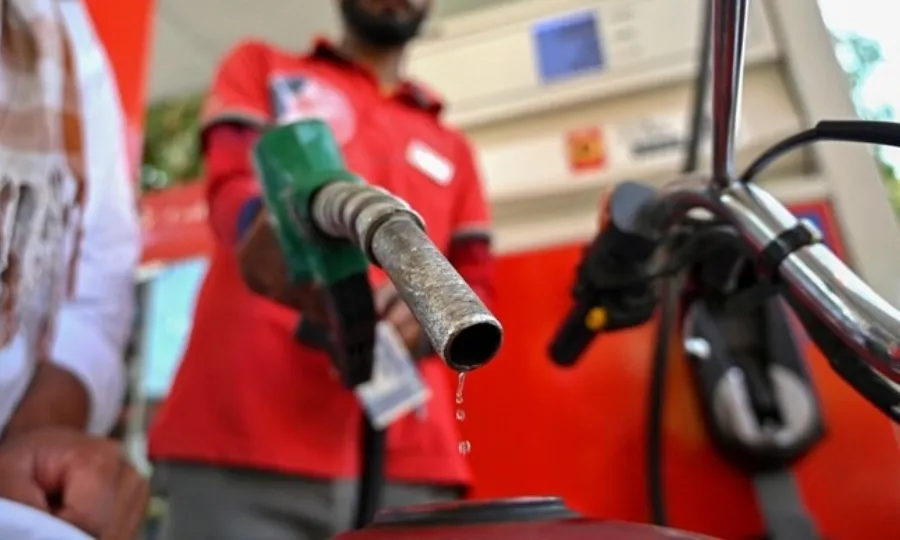 وزیراعظم فیول ریلیف اسکیم پر پیٹرول پمپ مالکان کے ساتھ مذاکرات کا فیصلہ