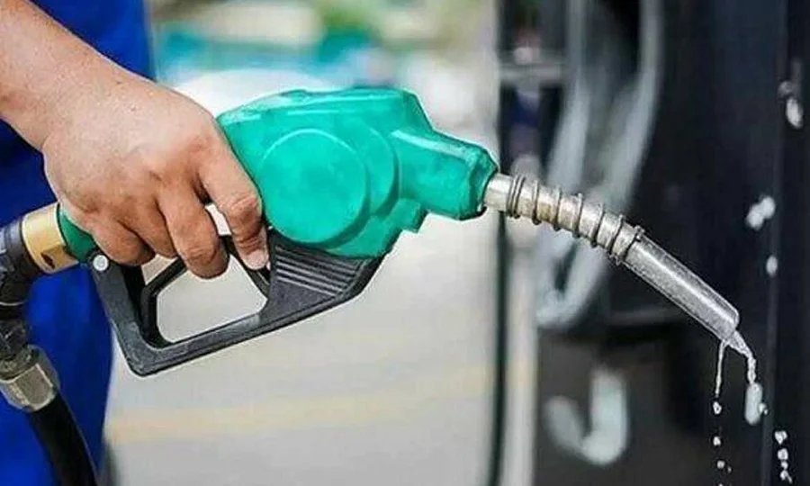 پیٹرول اور ڈیزل کی قیمت میں تیسرے روز بھی بڑا اضافہ