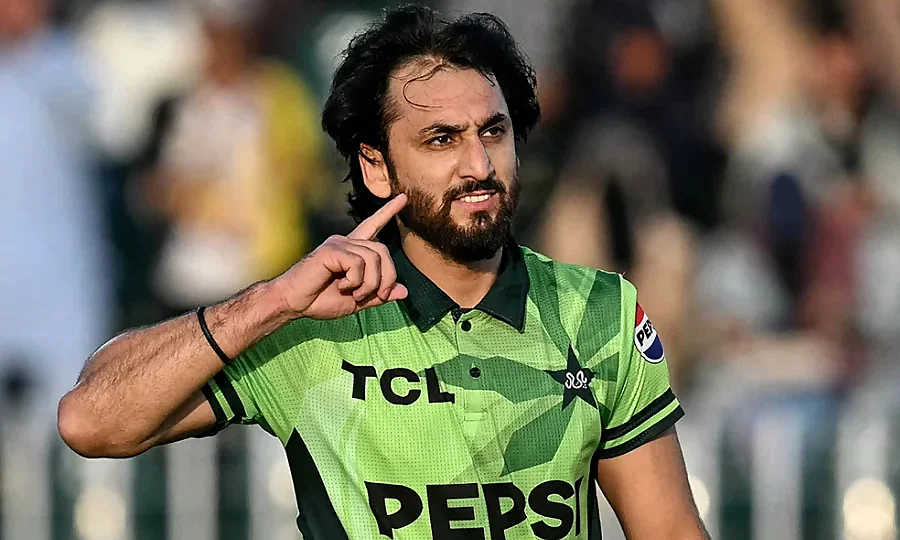 ٹرائی نیشنز سیریز، پاکستان نے سری لنکا کو 306 رنز کا ہدف دے دیا