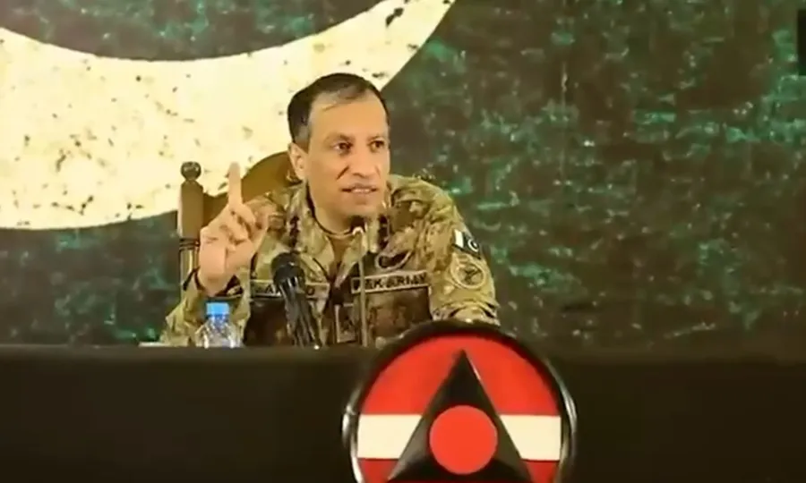 ڈی جی آئی ایس پی آر کا دورہ پشاور، یونیورسٹی طلبہ کے ساتھ خصوصی نشست