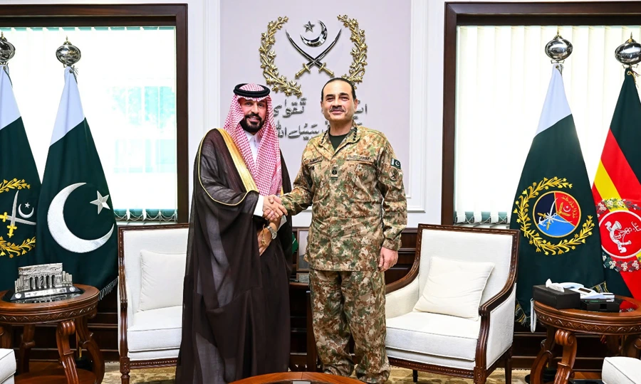 سعودی عرب کے نئے سفیر کی فیلڈ مارشل سے ملاقات؛ مکہ مشترکہ دفاعی معاہدے کے تحت پیش رفت پر اطمینان کا اظہار