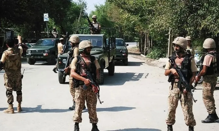 بلوچستان میں سیکیورٹی فورسز کی کارروائیاں؛ 2 دہشت گرد ہلاک، 104 افغان شہری گرفتار