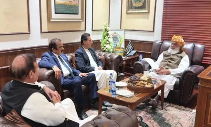 مولانا فضل الرحمان نے حکومت کو مذاکرات میں پہل کرنے کی تجویز دے دی