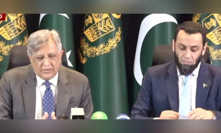 ایک ملک میں دو خارجہ پالیسیاں نہیں چل سکتیں، صدر نے آئین کے تحت ایمرجنسی نافذ کی، وفاقی وزراء