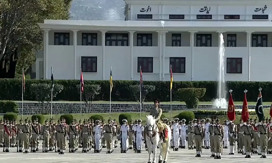 پاکستان ملٹری اکیڈمی کاکول میں پاسنگ آؤٹ پریڈ؛ مختلف کورسز کے کیڈٹس کی تربیت مکمل