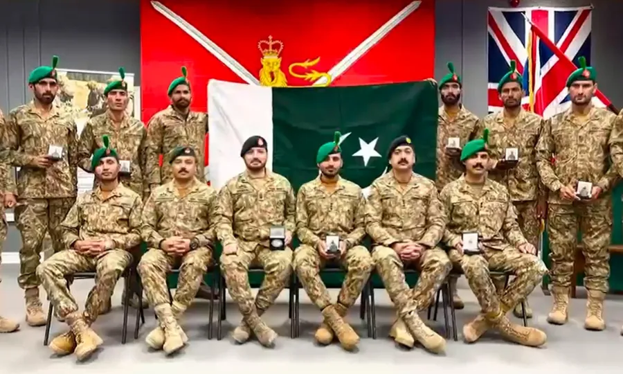 کیمبرین پیٹرول میں پاک فوج کی شاندار کارکردگی، سلور میڈل اپنے نام کرلیا